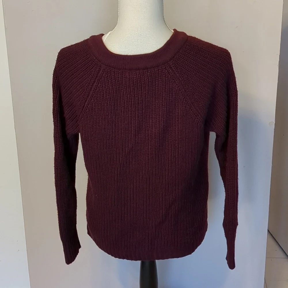 It's Our Time Burgundy Sweater Size M - Picture 2 of 4